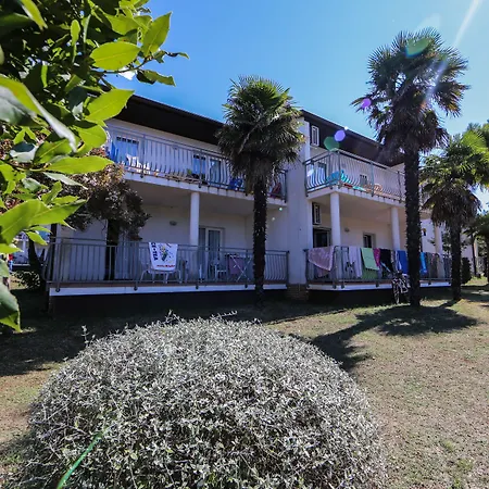 Semesterpark Ai Pini