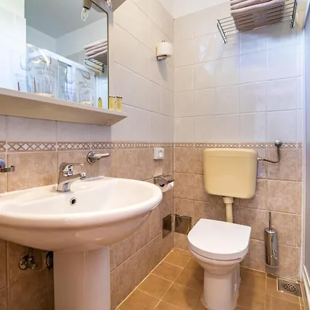 Ai Pini Tatil parkı 3*