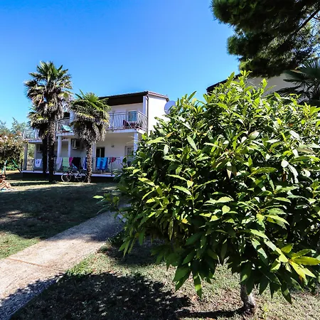 Ai Pini Holiday park 3*